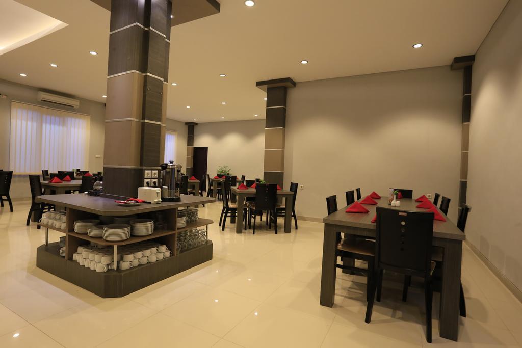 Grand Orion Hotel Tanjung Pandan Luaran gambar